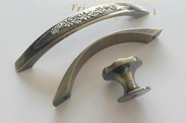 Kitchen Cabinet Drawer Crystal Door Handle Pull Hardware Antique Bronze (C.C.:128mm L:148mm)